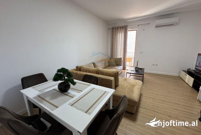 Shtepi ne shitje Apartament ne Tirane, 1+1, Mobilimi E mobiluar, Pagesa 128,000  Euro.