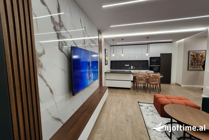 Shtepi me qera Apartament ne Tirane, 2+1, Mobilimi E mobiluar, Pagesa 900  Euro.