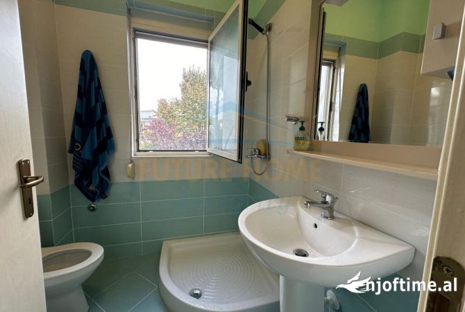 Shtepi ne shitje Vila Luksoze ne Durres, 2+1, Mobilimi E mobiluar, Pagesa 285,000  Euro.