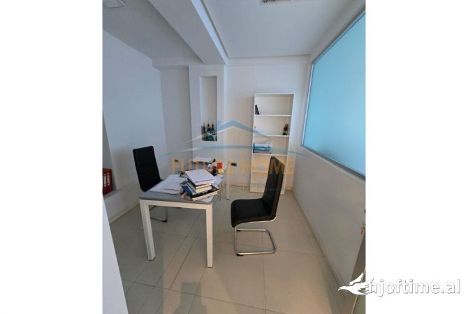 Ambient biznesi ne shitje 3+1 ne Tirane - 350,000 Euro