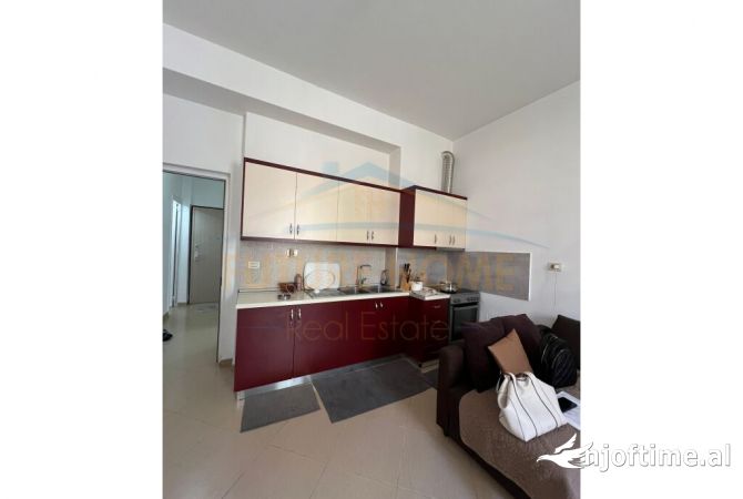 Shtepi ne shitje Apartament ne Tirane, 1+1, Mobilimi E mobiluar, Pagesa 65,000  Euro.