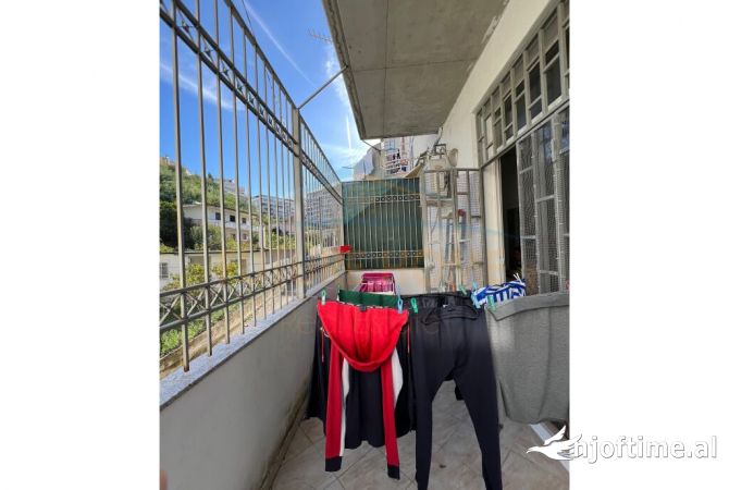 Shtepi ne shitje Apartament ne Tirane, 1+1, Mobilimi E mobiluar, Pagesa 65,000  Euro.