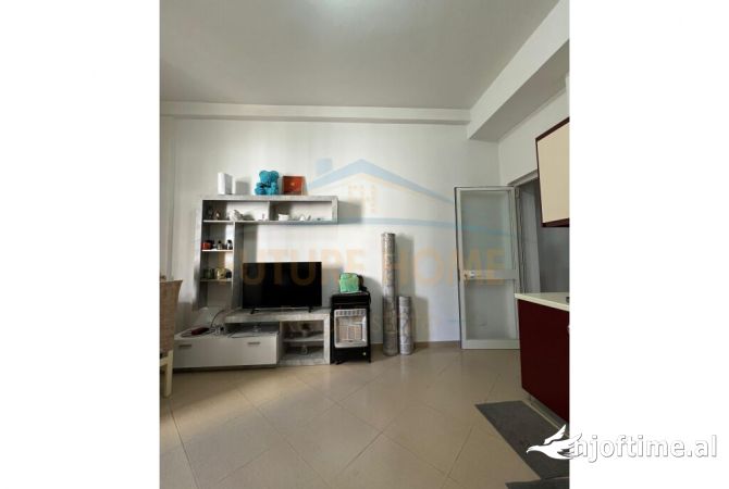 Shtepi ne shitje Apartament ne Tirane, 1+1, Mobilimi E mobiluar, Pagesa 65,000  Euro.