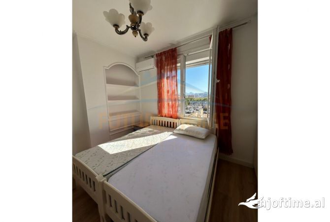 Shtepi me qera Apartament ne Tirane, 3+1, Mobilimi E mobiluar, Pagesa 900  Euro.