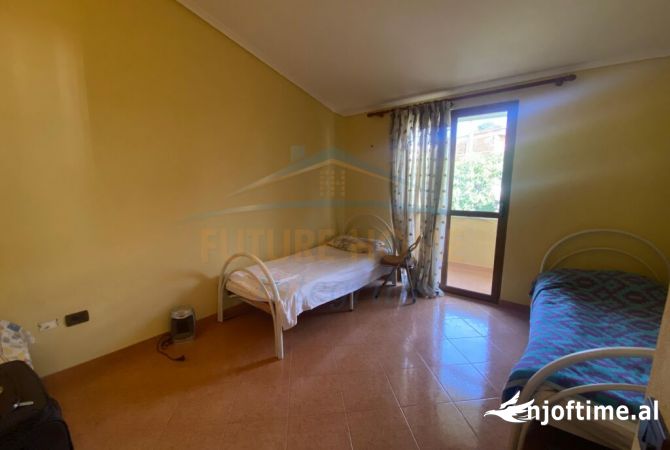 Shtepi me qera 4+1 ne Tirane - 700 Euro