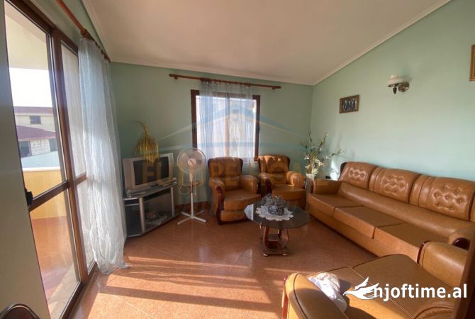 Shtepi me qera 4+1 ne Tirane - 700 Euro