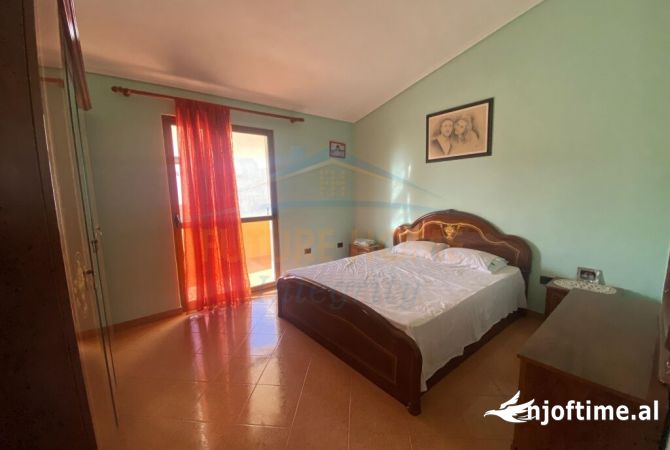 Shtepi me qera 4+1 ne Tirane - 700 Euro
