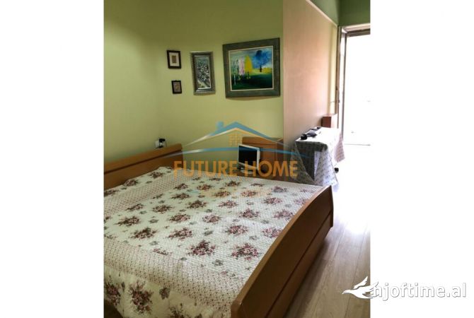 Shtepi ne shitje Apartament ne Tirane, 1+1, Mobilimi E mobiluar, Pagesa 270,000  Euro.