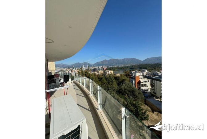 Shtepi ne shitje Apartament ne Tirane, 2+1, Mobilimi E mobiluar, Pagesa 240,000  Euro.