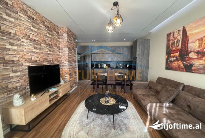 Shtepi ne shitje Apartament ne Tirane, 2+1, Mobilimi E mobiluar, Pagesa 165,000  Euro.