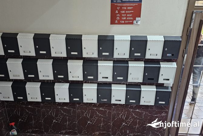 Shtepi ne shitje Apartament ne Tirane, 1+1, Mobilimi Bosh, pa mobiluar, Pagesa 109,000  Euro.