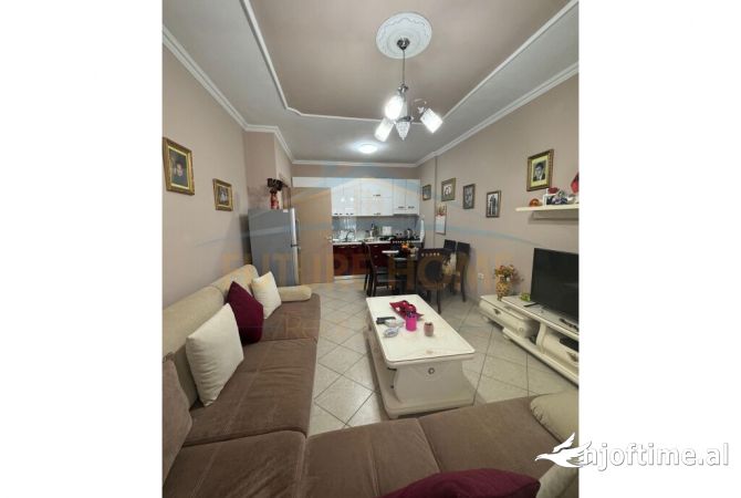 Shtepi ne shitje 1+1 ne Tirane - 75,000 Euro