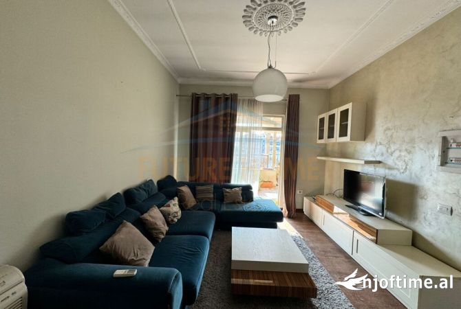 Shtepi ne shitje Apartament ne Tirane, 2+1, Mobilimi E mobiluar, Pagesa 130,000  Euro.