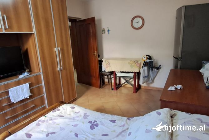 Shtepi ne shitje 3+1 ne Tirane - 235,000 Euro