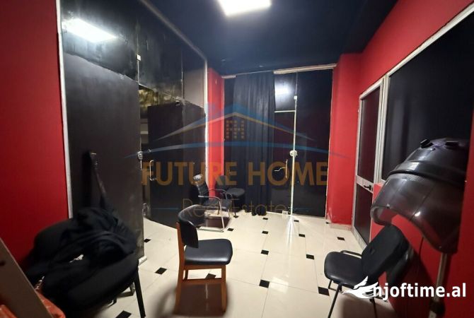 Jepet me Qera, Ambient, ne zonen e Don Boskos .