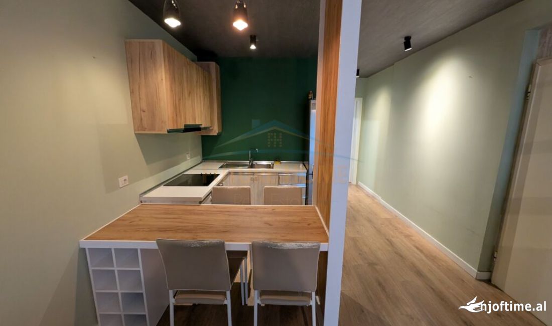 Shtepi ne shitje Apartament ne Tirane, 1+1, Mobilimi E mobiluar, Pagesa 130,000  Euro.