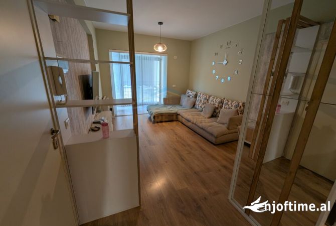 Shtepi ne shitje Apartament ne Tirane, 1+1, Mobilimi E mobiluar, Pagesa 130,000  Euro.