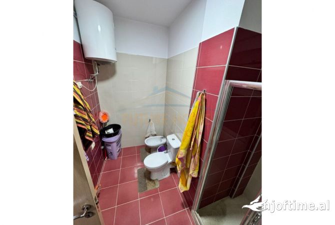 Shtepi ne shitje Apartament ne Tirane, 2+1, Mobilimi E mobiluar, Pagesa 160,000  Euro.