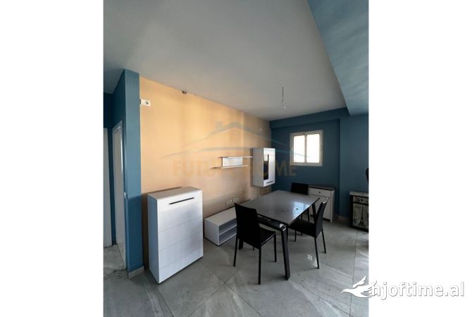 Shtepi ne shitje Apartament ne Tirane, 2+1, Mobilimi E mobiluar, Pagesa 190,000  Euro.