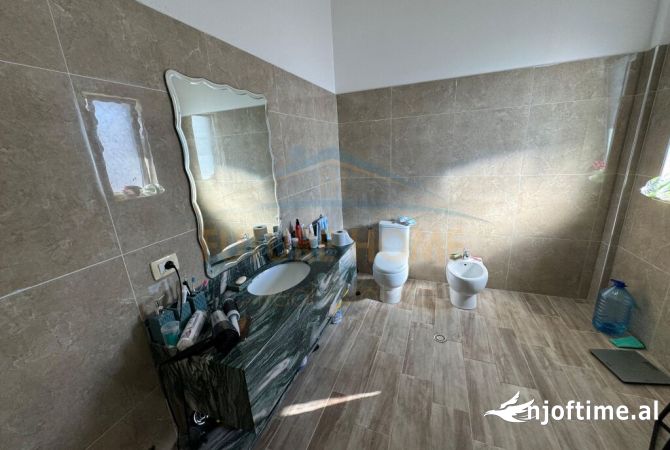 Shtepi ne shitje Penthose(kati i fundit panoramik) ne Kavaje, 2+1, Mobilimi E mobiluar, Pagesa 433,000  Euro.