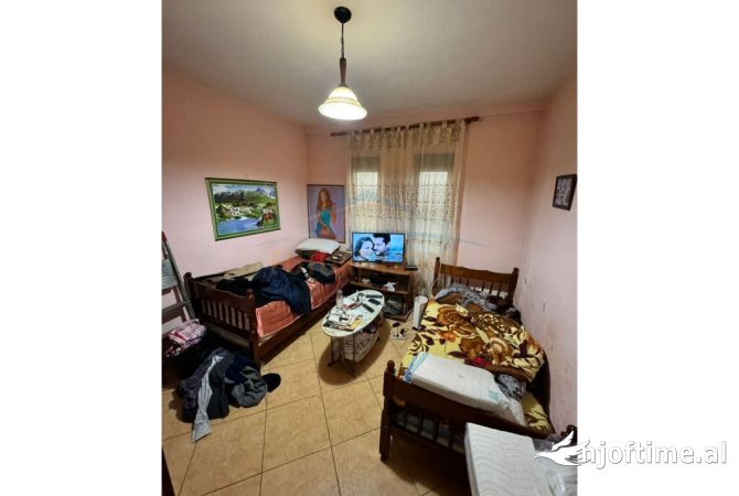 Shtepi ne shitje 2+1 ne Tirane - 150,000 Euro