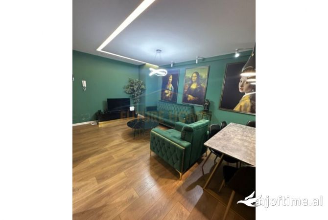 Shtepi ne shitje Apartament ne Tirane, 2+1, Mobilimi E mobiluar, Pagesa 160,000  Euro.