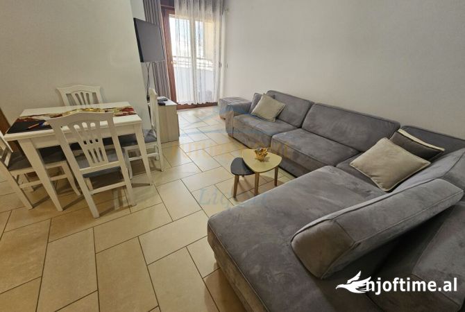 Shtepi me qera Apartament ne Tirane, 1+1, Mobilimi E mobiluar, Pagesa 800  Euro.