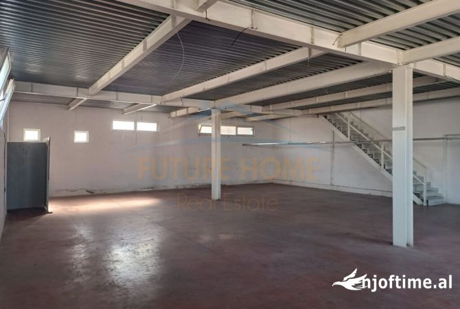 Ambient biznesi me qera 4+1 ne Durres - 1,000 Euro