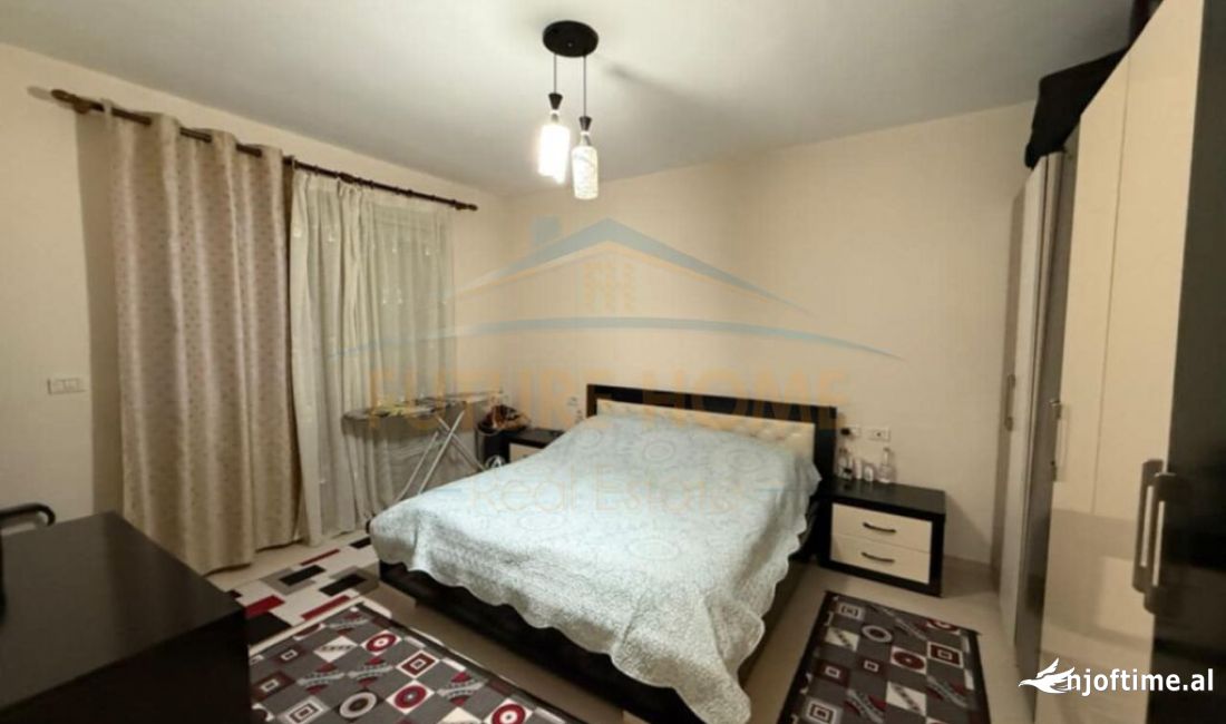 Shtepi ne shitje Apartament ne Tirane, 2+1, Mobilimi E mobiluar, Pagesa 124,000  Euro.