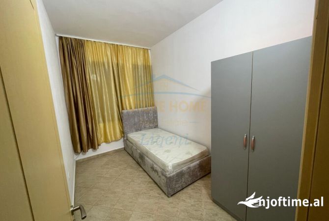 Shtepi me qera Apartament ne Tirane, 2+1, Mobilimi E mobiluar, Pagesa 800  Euro.
