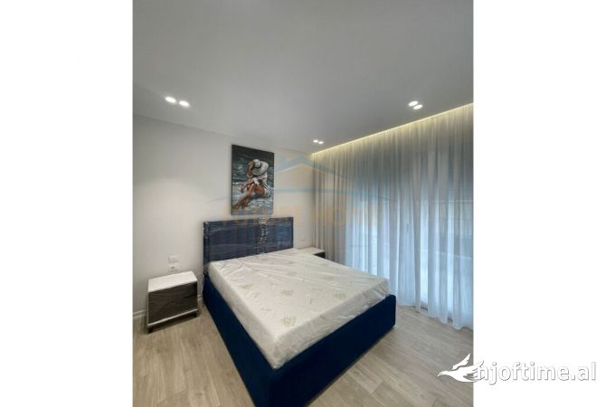 Shtepi me qera Apartament ne Tirane, 2+1, Mobilimi E mobiluar, Pagesa 1,000  Euro.