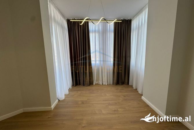 Shtepi ne shitje Apartament ne Tirane, 1+1, Mobilimi E mobiluar, Pagesa 135,000  Euro.