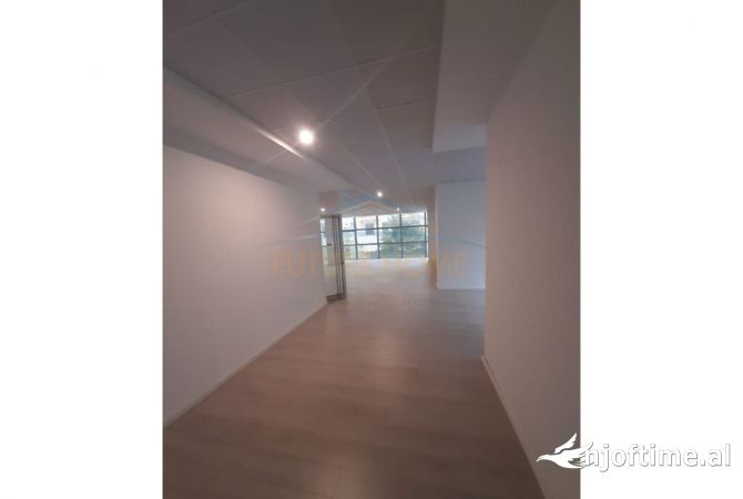 Njesi Biznesi, Rruga e Cipajve, Vlore.