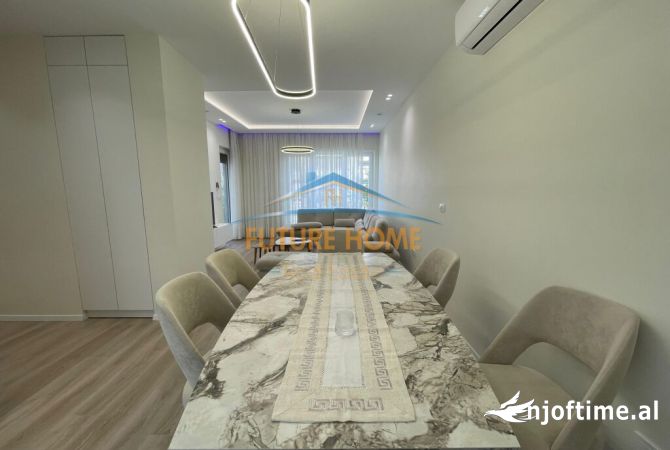 Shtepi ne shitje Apartament ne Tirane, 3+1, Mobilimi E mobiluar, Pagesa 269,000  Euro.