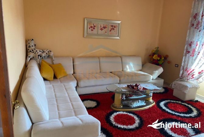 Shtepi ne shitje Shtepi Private ne Tirane, 4+1, Mobilimi E mobiluar, Pagesa 470,000  Euro.