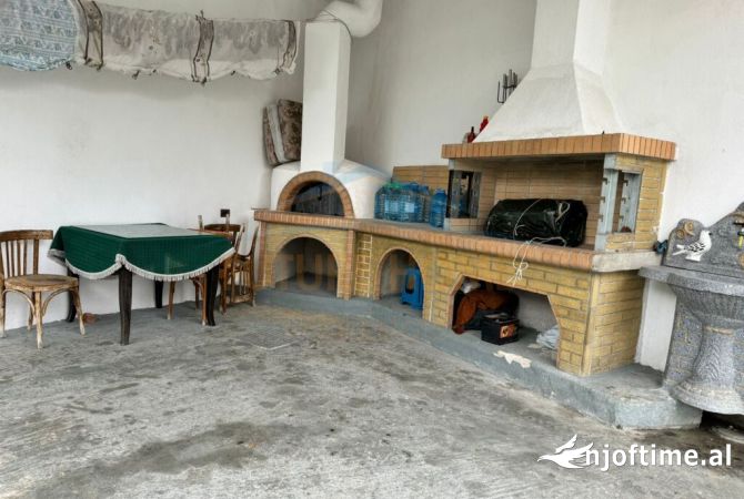 Shtepi ne shitje Shtepi Private ne Tirane, 6+1, Mobilimi E mobiluar, Pagesa 250,000  Euro.