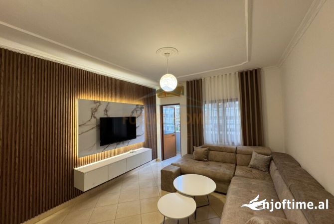 Shtepi me qera 2+1 ne Tirane - 700 Euro