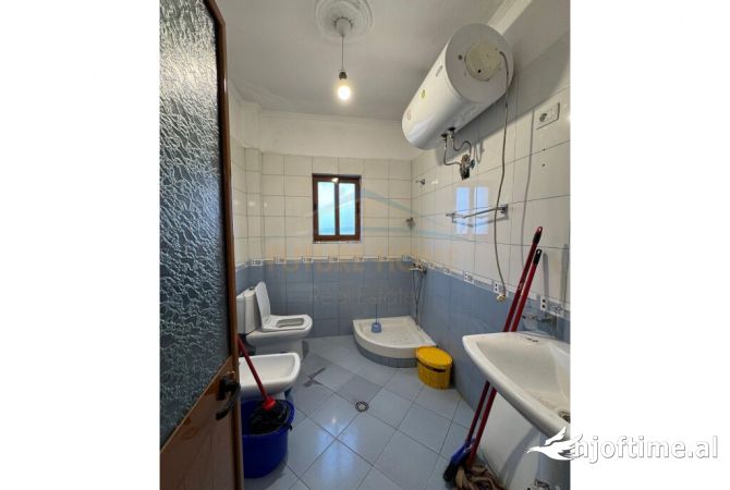 Shtepi me qera 2+1 ne Tirane - 700 Euro