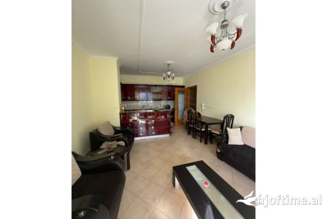 Shtepi me qera 2+1 ne Tirane - 600 Euro