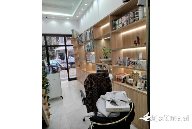 Ambient biznesi me qera 3+1 ne Tirane - 600 Euro