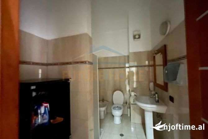 Ambient biznesi ne shitje 3+1 ne Durres - 390,600 Euro