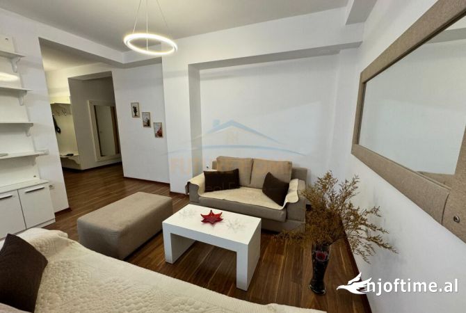 Shtepi me qera 3+1 ne Tirane - 1,000 Euro