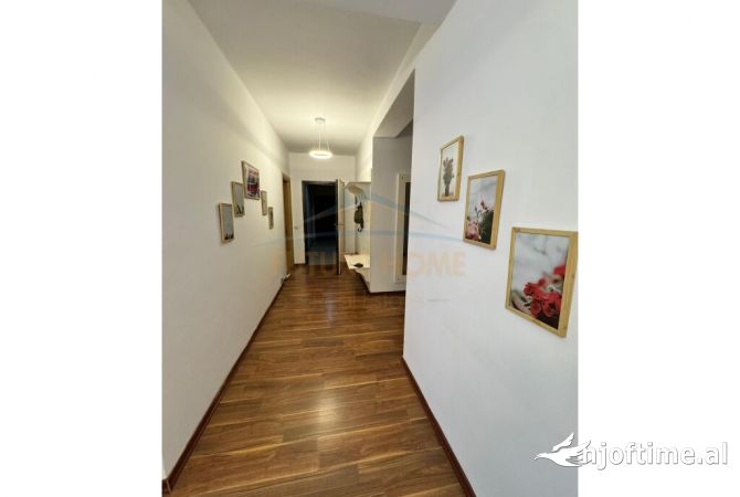 Shtepi me qera Apartament ne Tirane, 3+1, Mobilimi E mobiluar, Pagesa 1,000  Euro.