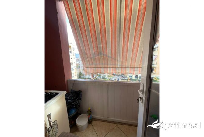 Shtepi me qera Apartament ne Tirane, 3+1, Mobilimi E mobiluar, Pagesa 600  Euro.