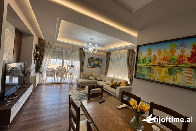 Shtepi ne shitje Penthose(kati i fundit panoramik) ne Kavaje, 3+1, Mobilimi E mobiluar, Pagesa 175,000  Euro.