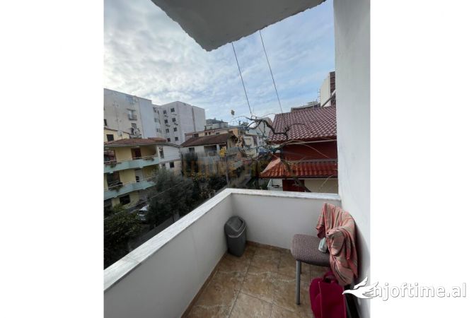 Shtepi ne shitje Vila Luksoze ne Tirane, 5+1, Mobilimi E mobiluar, Pagesa 350,000  Euro.