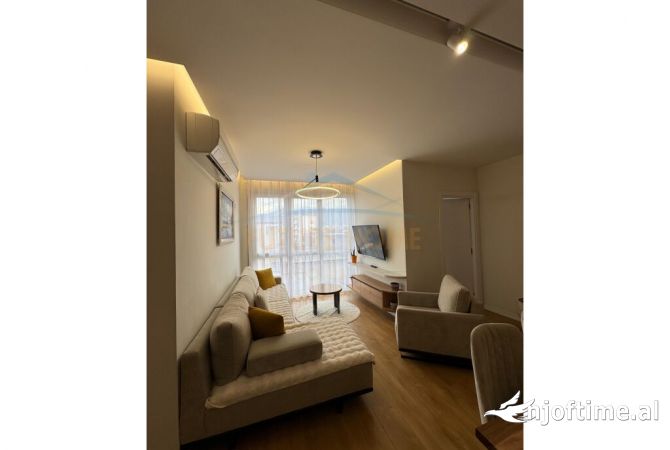 Shtepi me qera 2+1 ne Tirane - 700 Euro