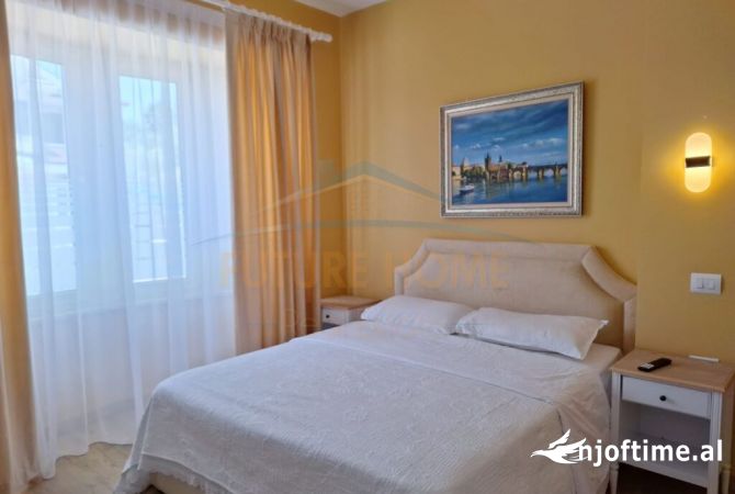 Shtepi me qera 4+1 ne Tirane - 3,000 Euro