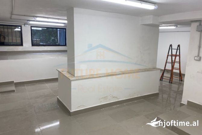 Ambient biznesi me qera 3+1 ne Tirane - 1,000 Euro