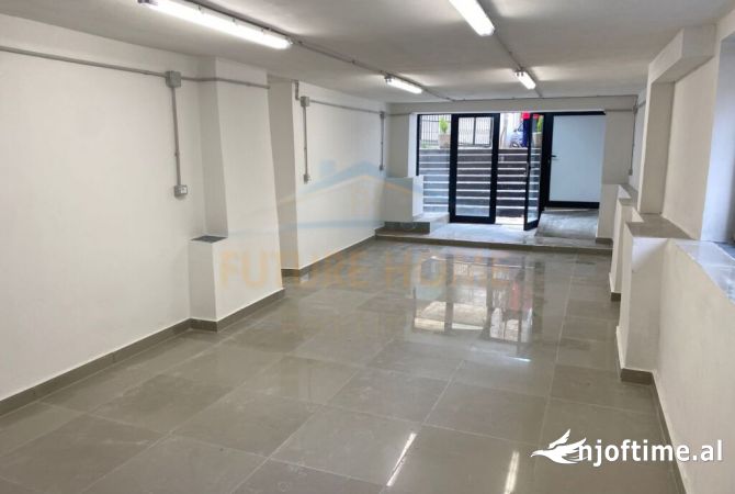 Ambient biznesi me qera 3+1 ne Tirane - 1,000 Euro